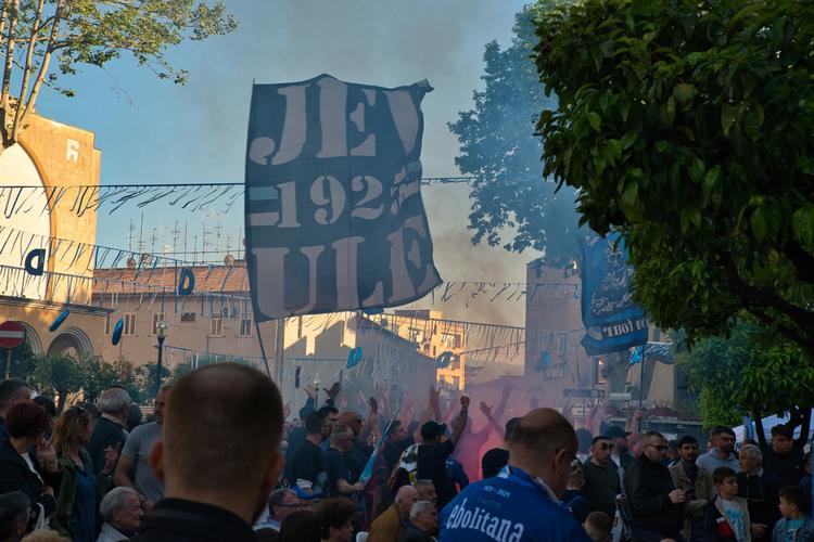 L’Ebolitana ritorna tra i granDi, l’abbraccio della città alla squadra&nbsp;