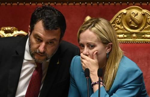 Meloni stronca la toga pro migranti: "Un pezzo d'Italia favorisce l'illegalità". E Salvini: "Ora riforma della Giustizia"