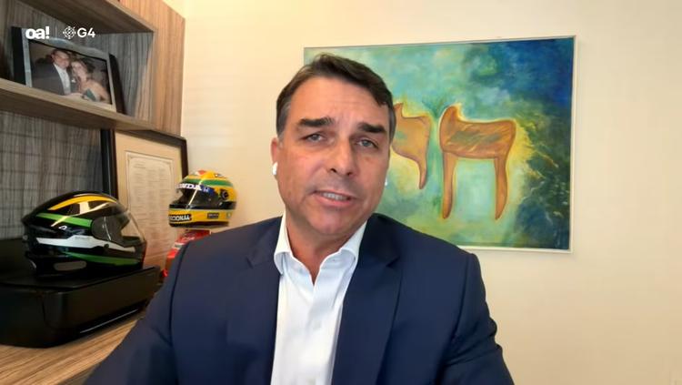 'Só sabem jogar sujo', diz Flávio Bolsonaro após ser filiado ao Missão