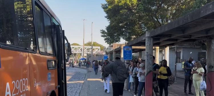 Greve de ônibus entra no segundo dia no Rio de Janeiro