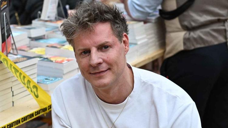 Matthieu Delormeau se confie sur son addiction à la drogue et aux médicaments : "J’ai perdu 100 000 euros à cause de ça..."