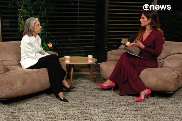 Código de Ética é resposta necessária e relatório será entregue a Fachin 'muito antes' do fim do ano, diz Cármen Lúcia