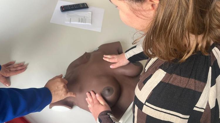 À l'occasion d'Octobre rose, un atelier pour apprendre l'autopalpation du sein à Aix-en-Provence