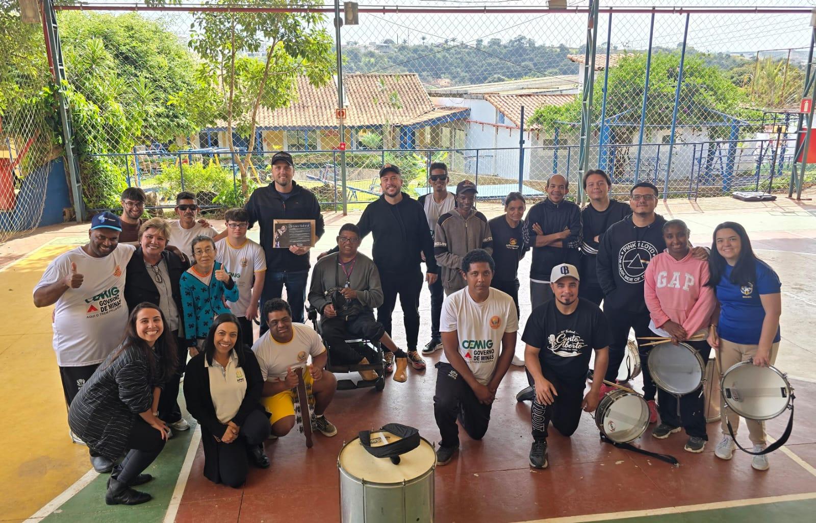 Banda da APAE prepara apresentação especial para o desfile de aniversário de Três Pontas com participação de Bruno Cabral