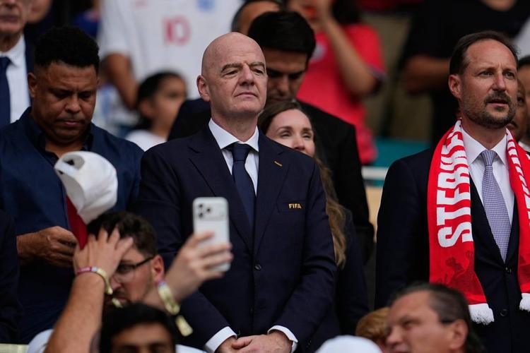 L’ultima trovata della Fifa: 70 euro per assistere (e non fare domande) alla conferenza stampa pre-finale