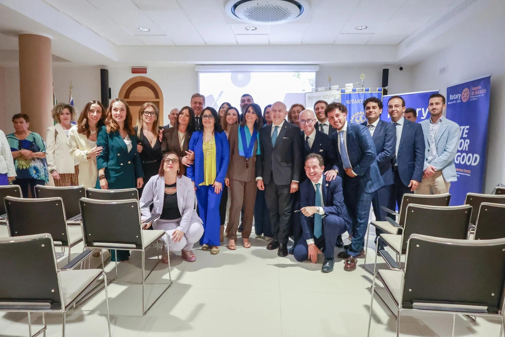 Nasce ufficialmente il Rotary Club Castellabate: consegnata la Carta Costitutiva, Odilia Di Paola alla presidenza