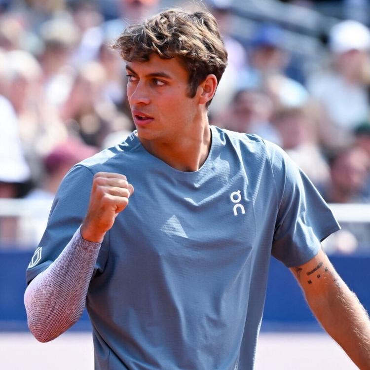 Cobolli in finale a Monaco: batte Zverev e si commuove in campo