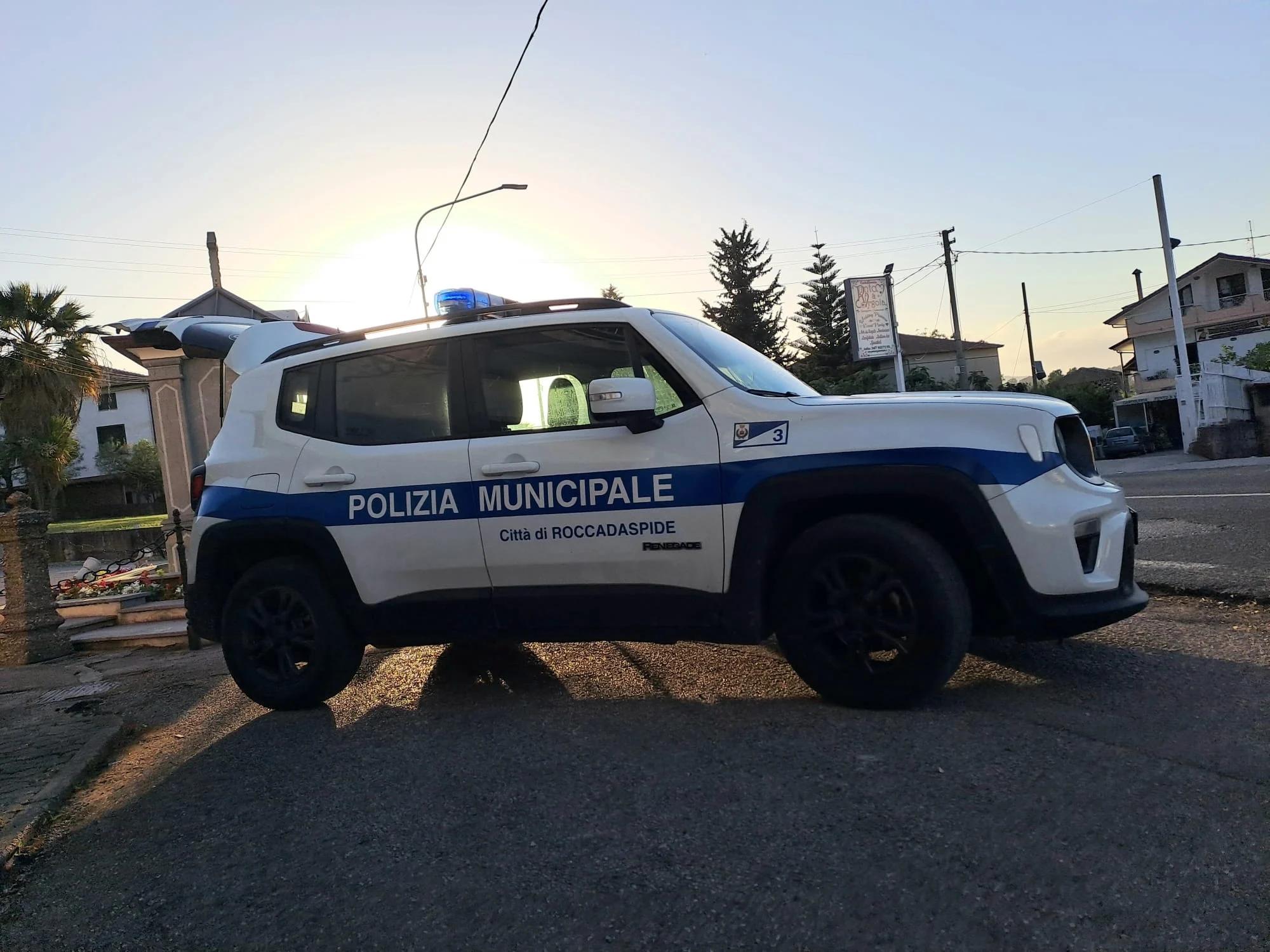 Roccadaspide, controlli sulla SS166 degli Alburni: sequestri, patenti ritirate e sanzioni