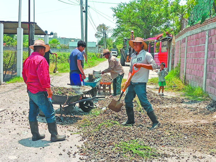 El ayuntamiento de Temixco desplegó brigadas para mejorar la infraestructura vial y urbana del municipio