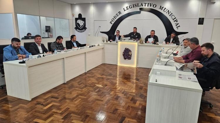 Falta de iluminação pública em diferentes pontos do município é abordada em sessão ordinária do Legislativo de Soledade