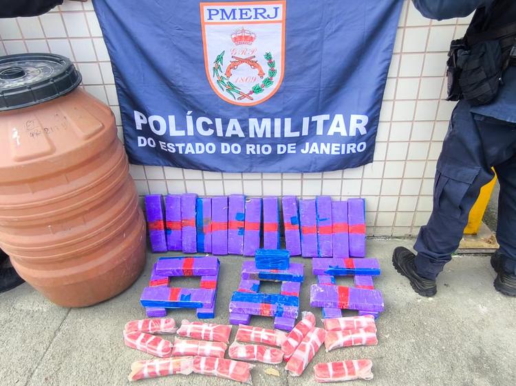 PM apreende cerca de 25 kg de maconha em Paraty