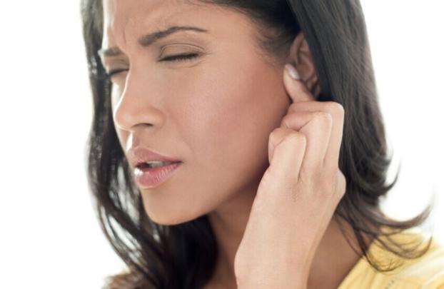 طنين الأذن المزمن.. إشارة تحذير نفسية لا يجب تجاهلها