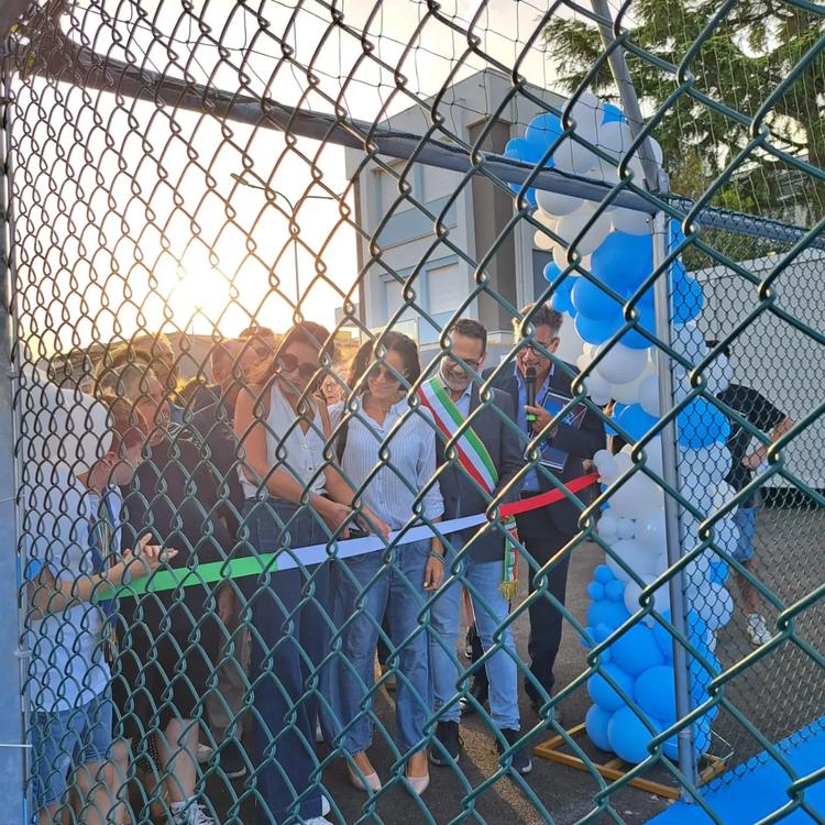 Pronti a scendere in campo? 🏀🏐 ​È arrivata la nuova Area Sportiva Polivalente della nostra scuola! Un nuovo campo all'...