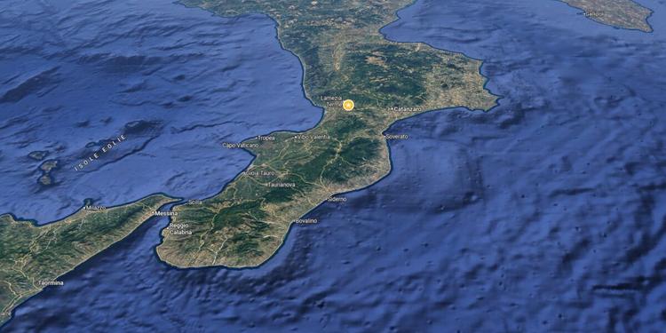 Lamezia istmo dei paradossi: il charter nautico a vela tra potenzialità da record e fuga forzata nei porti delle altre regioni