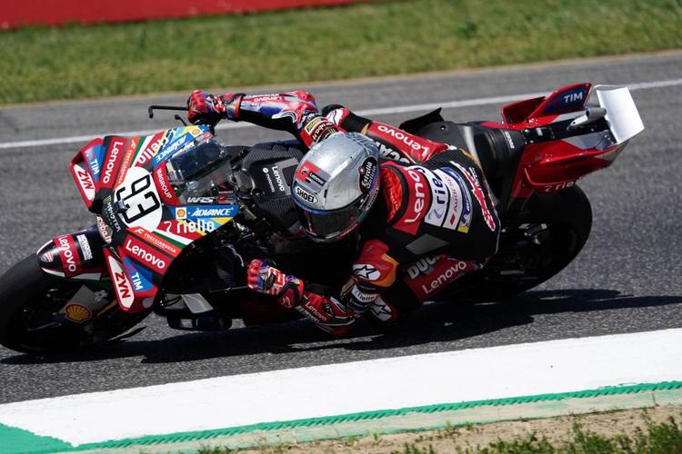 MotoGP, Marc Marquez da urlo in Ungheria: conquista pole position e Sprint Race