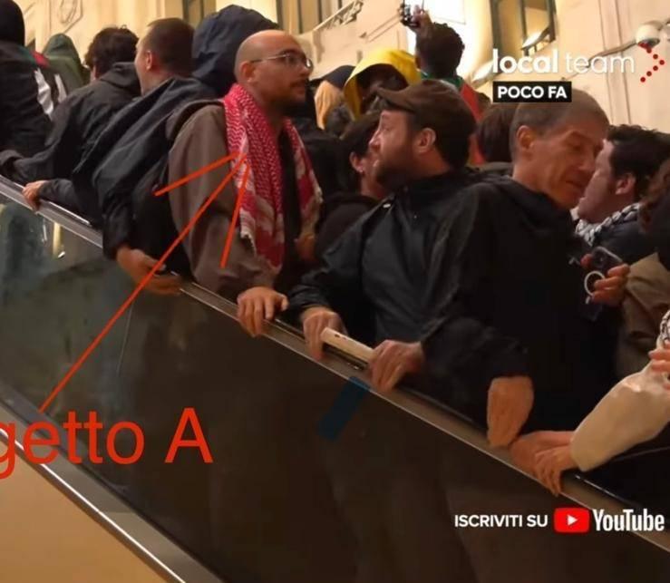 In piazza ruba scudo all'agente. Ma la toga grazia il prof pro Pal