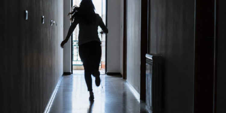Coltellate a ragazza sedicenne a Ragusa, condannato a 1 anno e 10 mesi