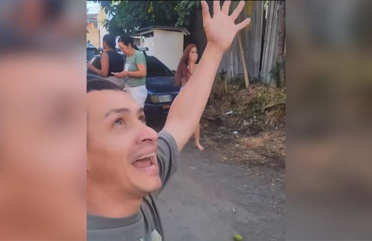 Homem prega durante terremoto na Colômbia: “Amem a Deus sobre todas as coisas”