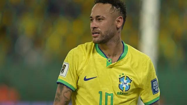 Maioria dos brasileiros defende Neymar na Copa, aponta Datafolha