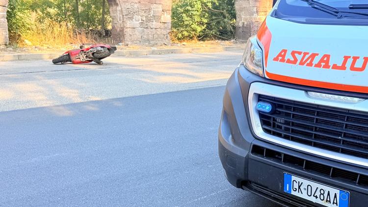 Tamponamento tra due scooter a Taranto, tragedia sfiorata