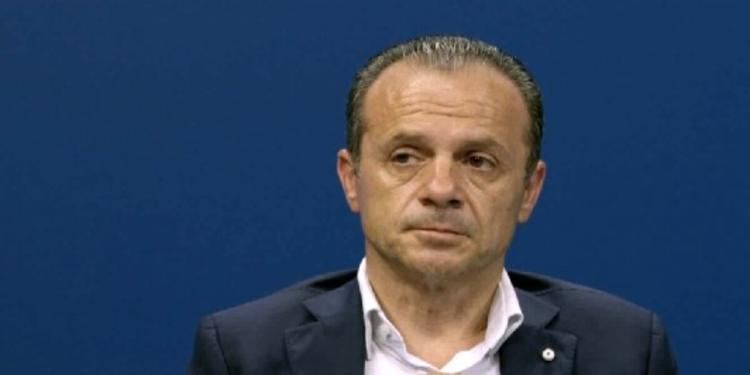 Cateno De Luca affonda il centrodestra: «Non sarò il loro candidato, la giunta Schifani si sta logorando»