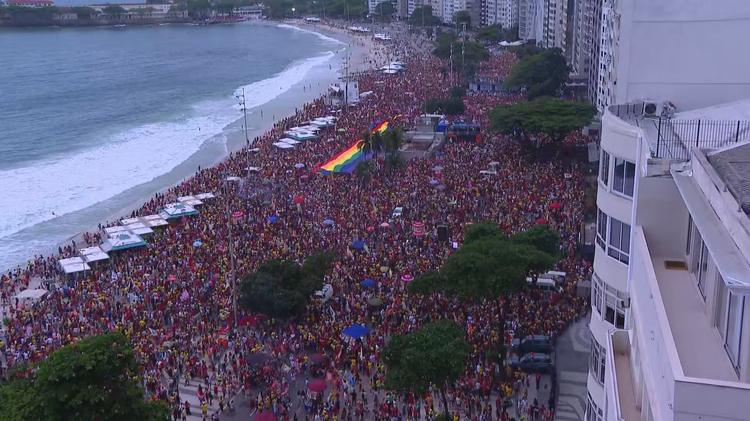 Ato de apoiadores de Lula em Copacabana reúne 56,4 mil pessoas às 18h, segundo metodologia da USP