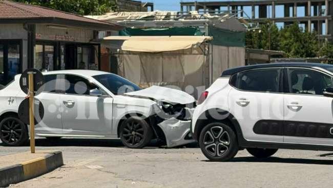 Eboli: incidente a San Giovanni, tamponamento tra due auto e traffico in tilt
