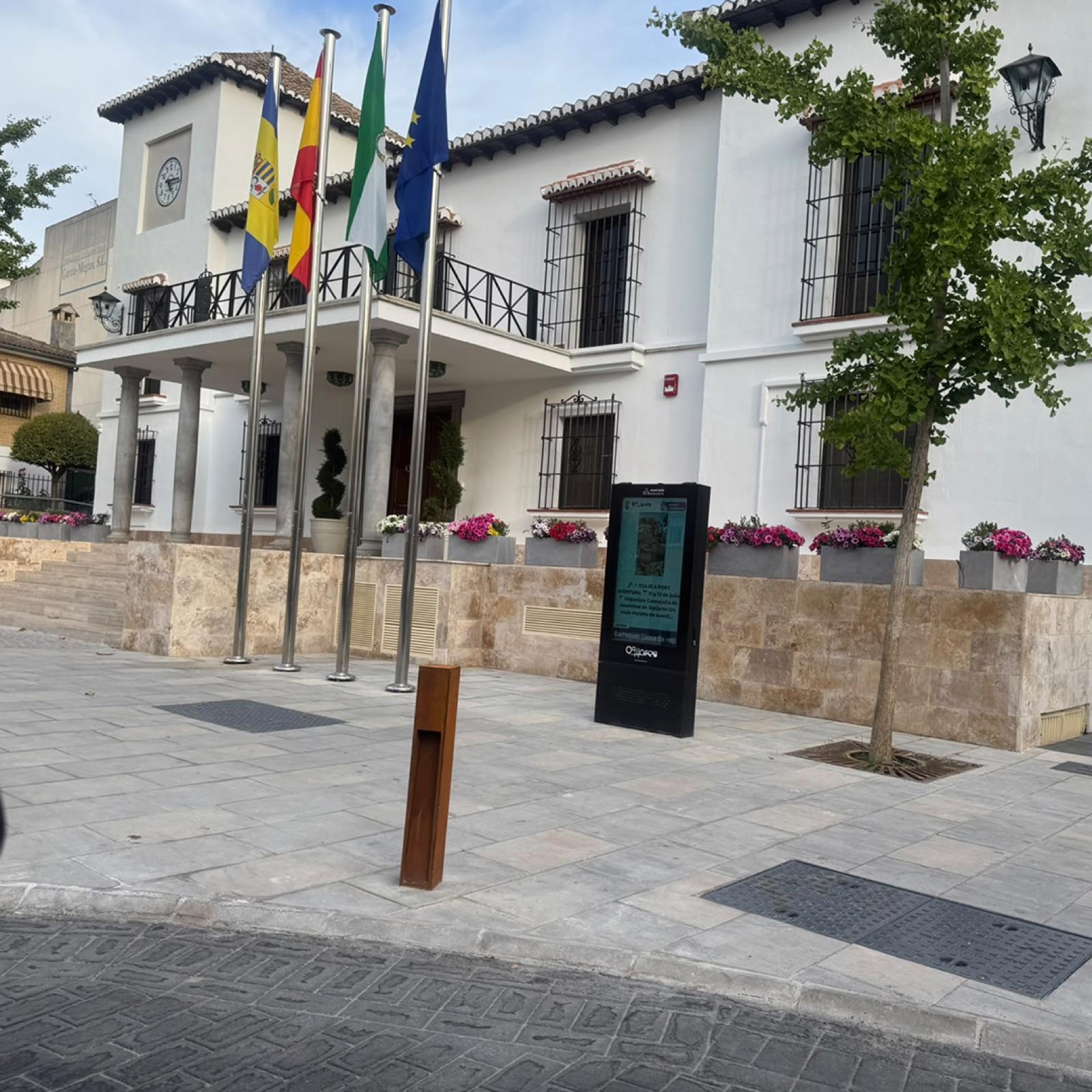 OGÍJARES PONE EN MARCHA SU PRIMER MUPI DIGITAL CONECTADO CON LOS SERVICIOS MUNICIPALES