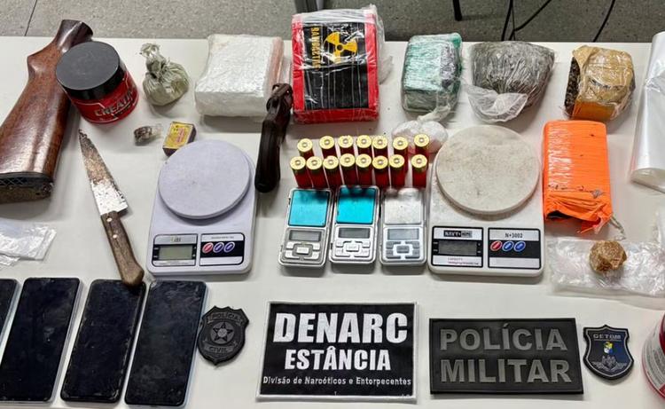 Duas pessoas são presas e drogas são apreendidas durante operação da Polícia Civil em Estância