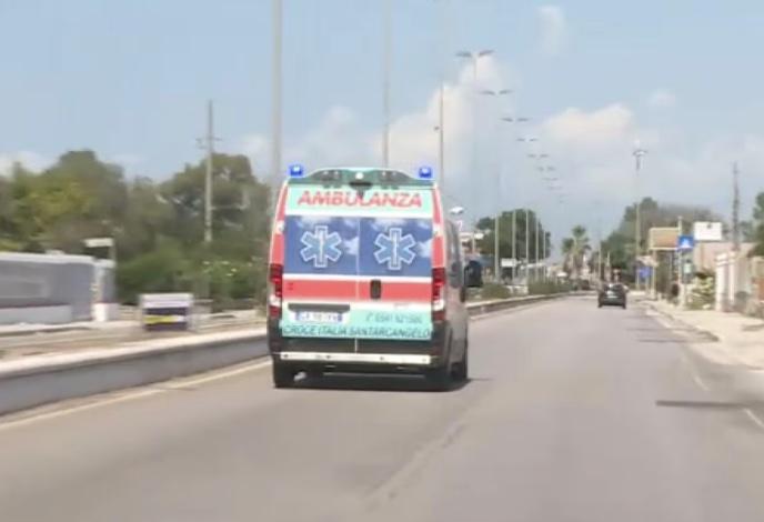 Tragedia sulla Domitiana, 15enne travolto e ucciso in bici: gravissimo l’amico