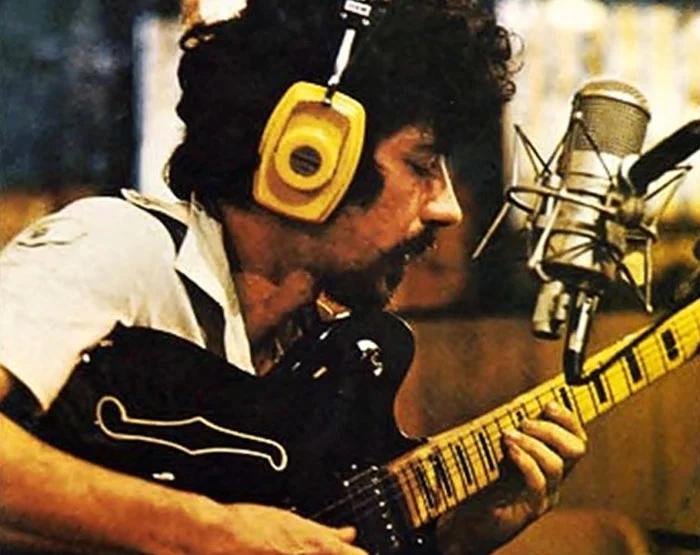 A origem de "Por Quem os Sinos Dobram", que une Raul Seixas e Metallica