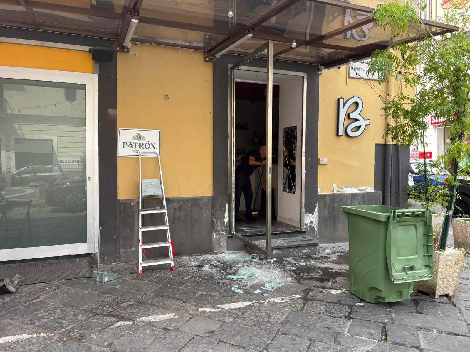 Aversa, raid con spaccata al bar Berenice di via Roma: arrestato ladro solitario