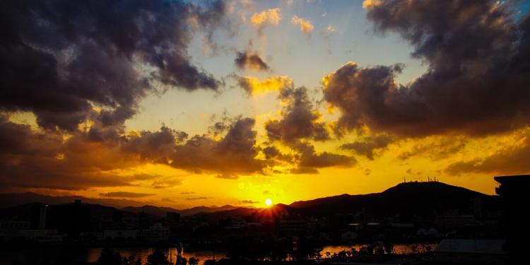 Meteo Calabria, arrivano aria fresca e temporali: le tre Calabrie del weekend