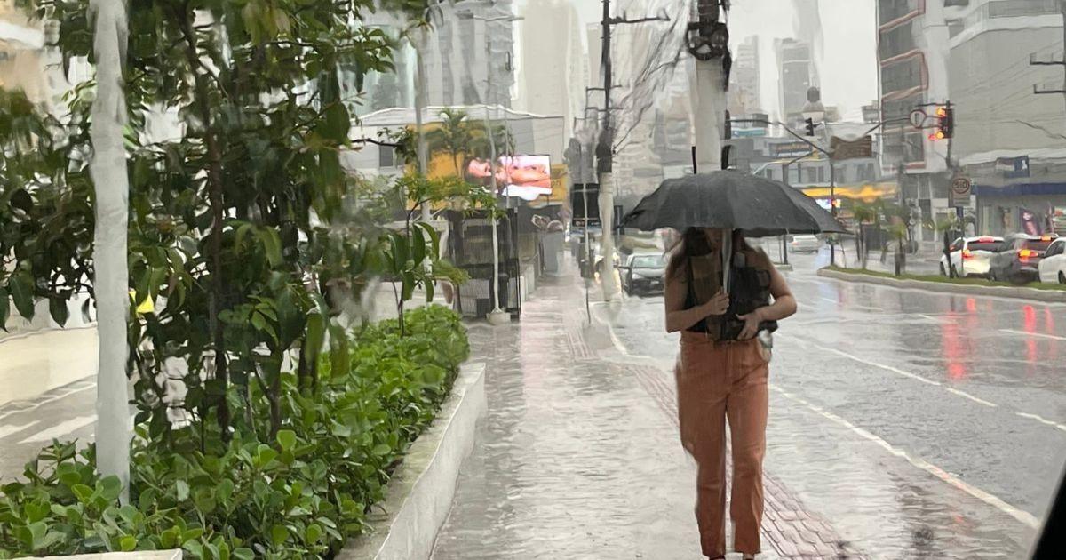 Balneário Camboriú tem alerta para temporais e chuva de até 150 mm durante os próximos dias