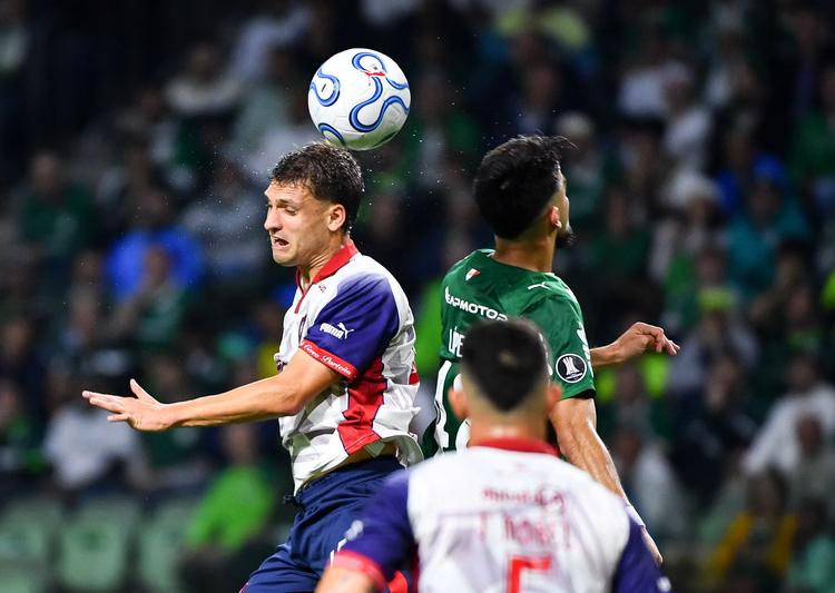Após classificação na Libertadores, Palmeiras busca retomar vitórias para se afastar do Flamengo