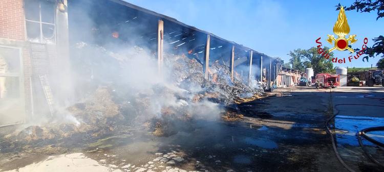 canelli monferrato incendio azienda agricola