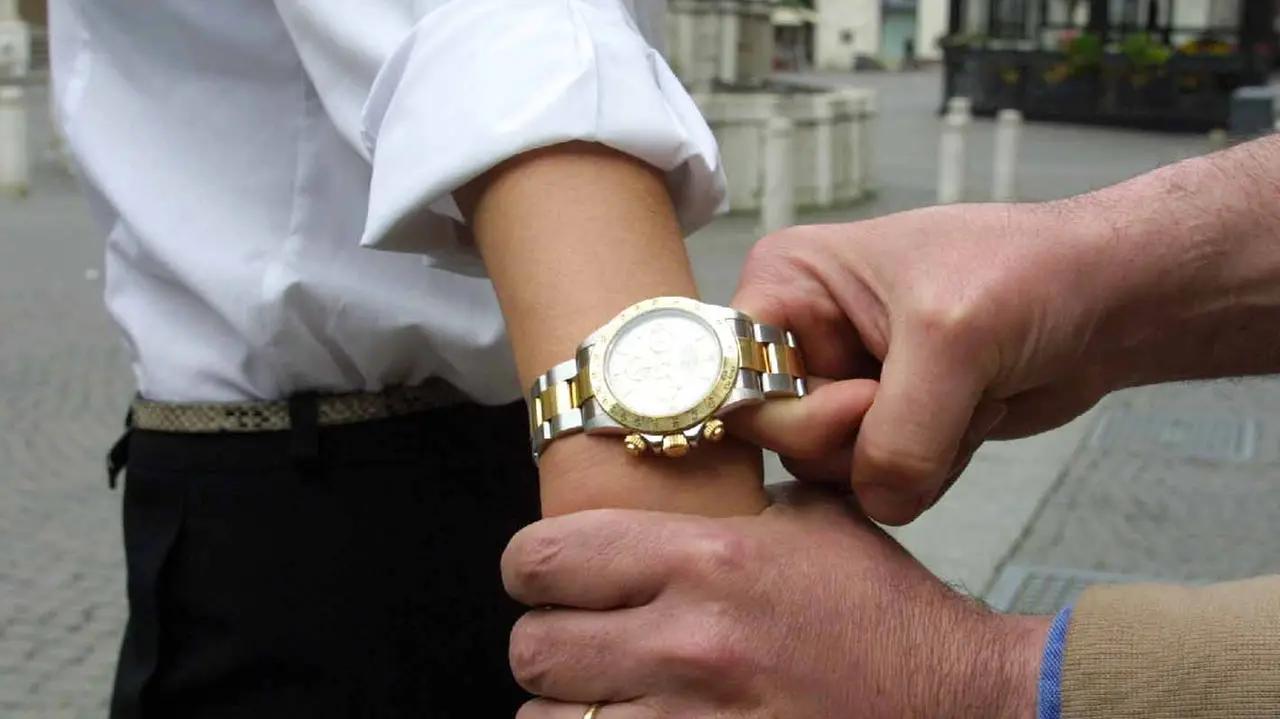 Turisti rapinati di un orologio da 80mila euro, assolto Francesco Pinto