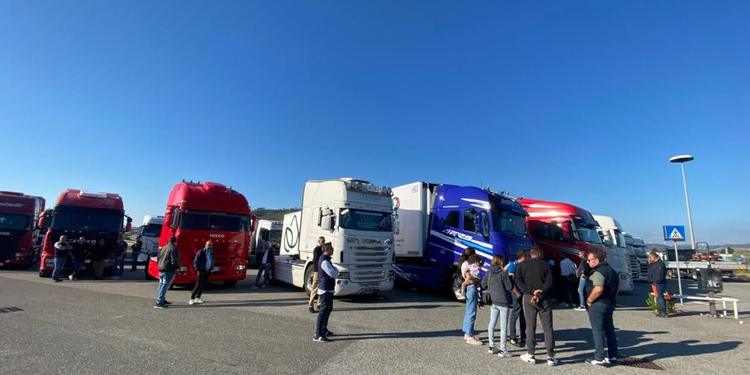 Caro carburante, «è un primo segnale, ma non basta». I 15 milioni non spengono la protesta in Calabria