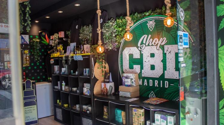 Un juez imputa a otro policía de Madrid por detención ilegal de empresarios del CBD y acusarlos de tráfico de drogas