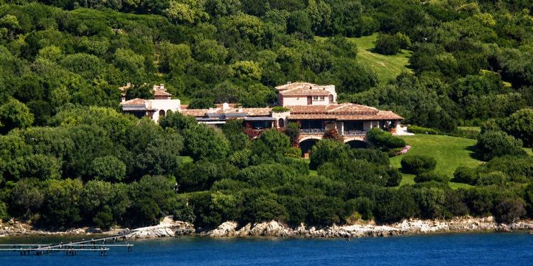 Villa Certosa venduta agli Al Thani: 350 milioni per la residenza di Berlusconi