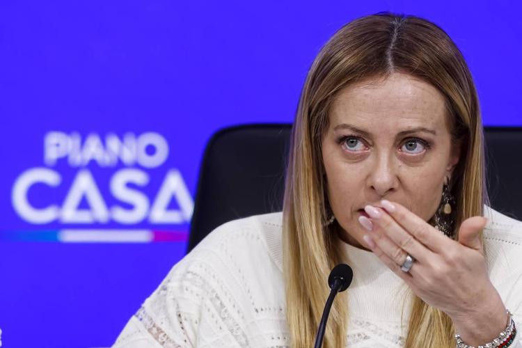 Meloni irritata sul caso Minetti: “Ho già risposto, agli italiani interessa il lavoro del governo”