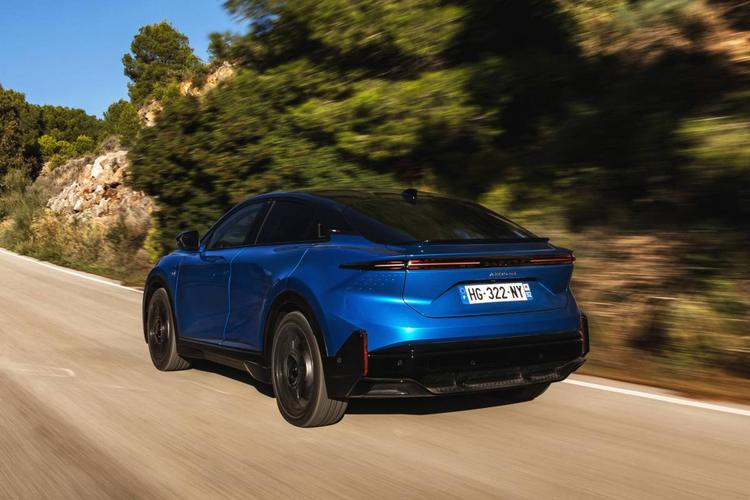 Alpine A390 GT, la tradizionale sportività c’è ancora ma offre anche di più: primo contatto