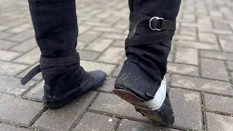 Botas, jaquetas de couro e capas de chuva: o que dominou os looks do último dia de Rock in Rio