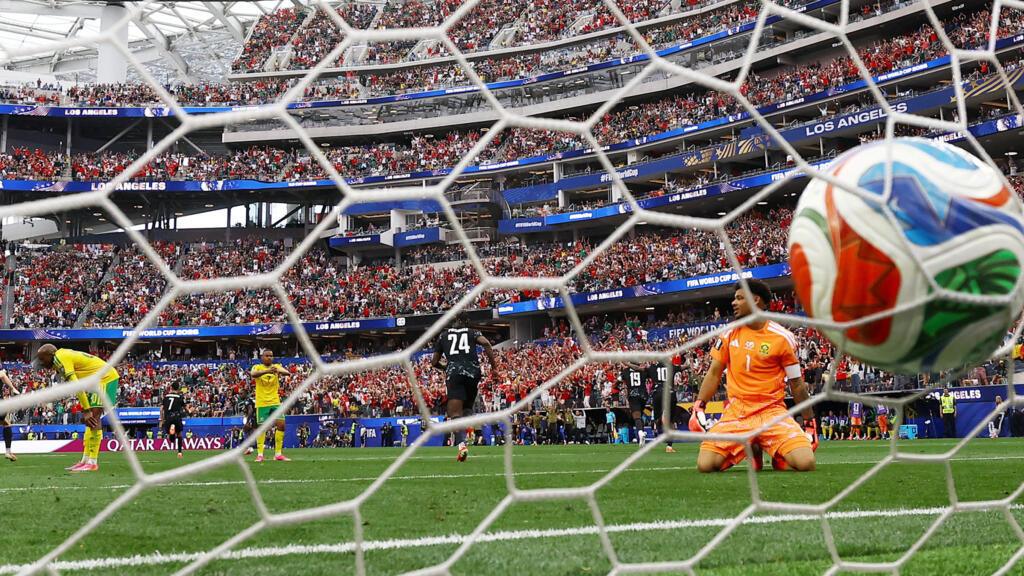 Mondial 2026 : le Canada qualifié en huitièmes après avoir battu sur le fil l'Afrique du Sud