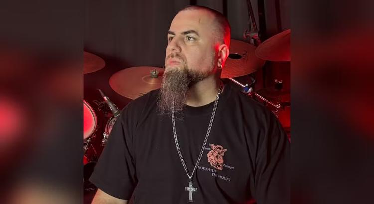 De Roberto Carlos a trilhas da TV: baterista autista supera limites e faz carreira na música