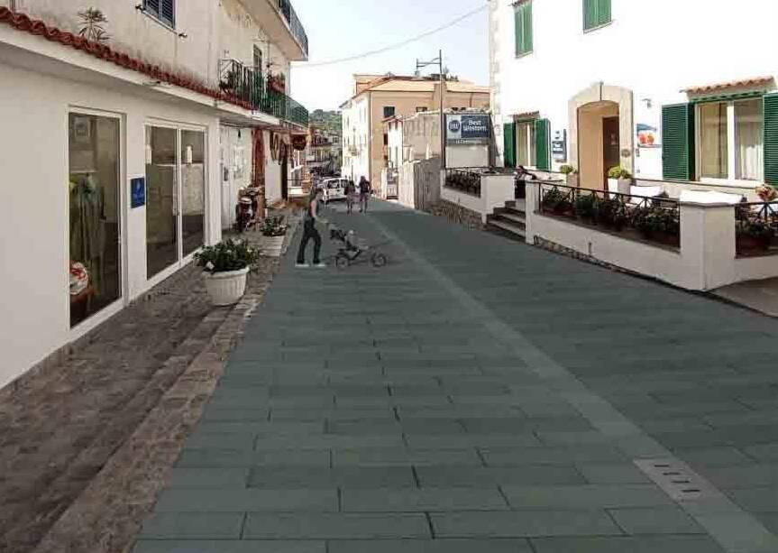 Palinuro, via via i cantieri per la sicurezza di via Indipendenza