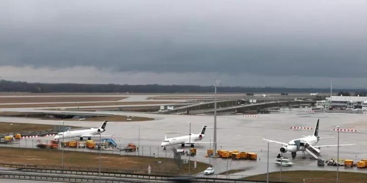 Germania, voli sospesi a Monaco dopo l'avvistamento di un drone. Aeroporto riaperto dopo l'allarme