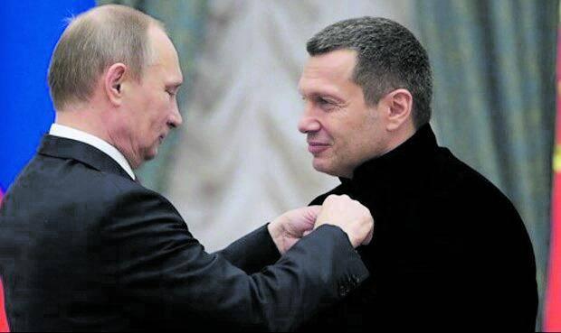 Tutte le capriole del putiniano Solovyov  tra antichi elogi a Mussolini e l'ira per le ville sequestrate