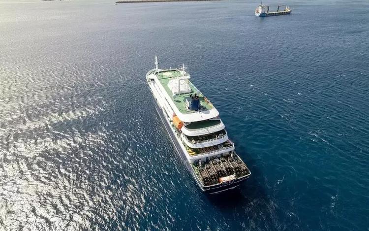 Tre morti per una possibile epidemia su una nave da crociera a largo di Capo Verde: altri casi sospetti a bordo