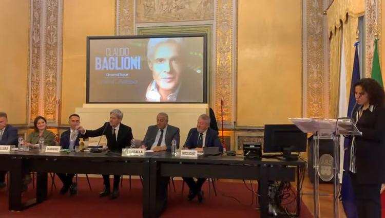 Un gesto semplice, ma pieno di significato. 🎶 Oggi, nella Sala Mattarella di Palazzo dei Normanni, la vicesindaco Aless...